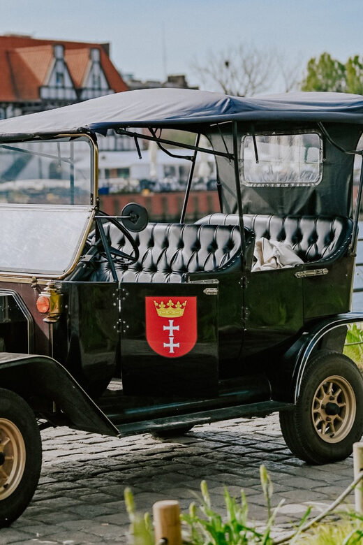 60 min of sightseeing in retro cars, Gdansk - The 60-minute flow starting and ending at Stągiewna