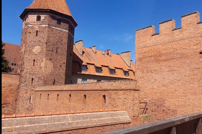 Aiport Gdansk Transfer to Malbork Castle or Stutthof - Price and Value: Why the Group Cost Can Beat Other Options