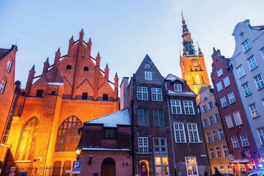 Artus Court and Gdansk Old Town Private Tour with Tickets - Long Market and Main Market Square: Merchant Life in the Open Air
