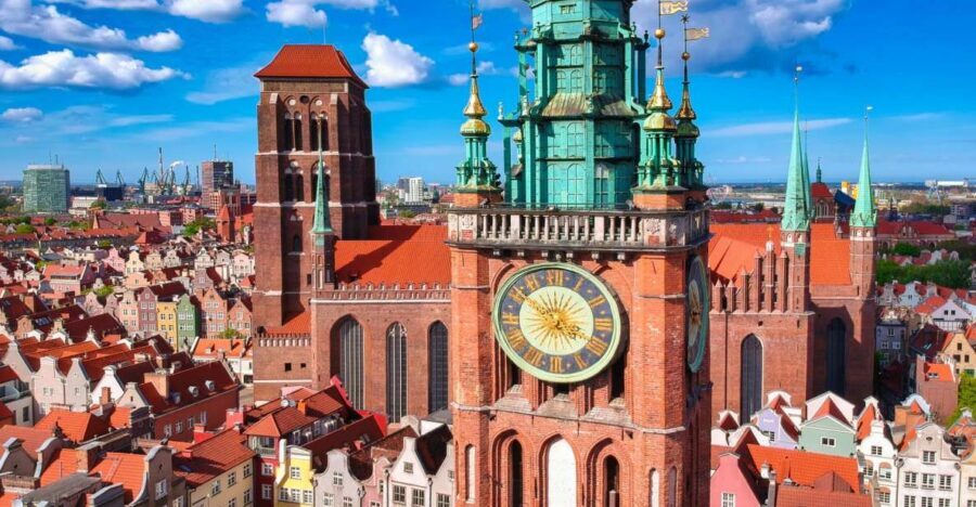 Artus Court and Gdansk Old Town Private Tour with Tickets - St. Mary’s Church, Town Hall, and the Old Town’s Main Characters