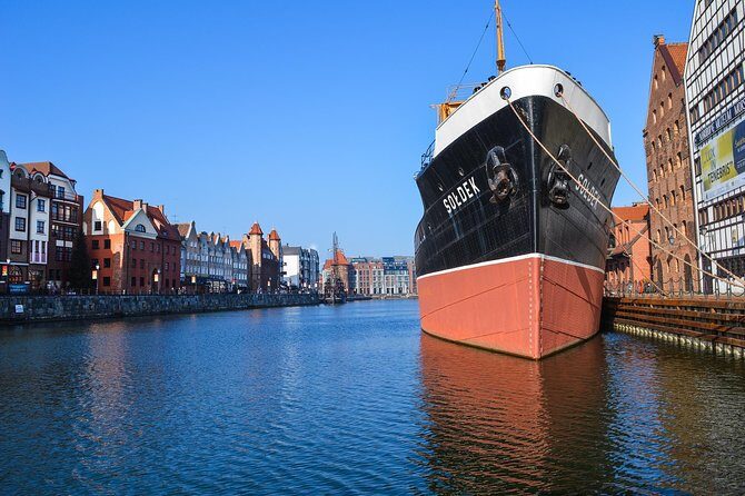 Best of Gdańsk, Gdynia and Sopot in 1-Day Private Car Tour - Motława River Embankment: Where the Maritime Story Becomes Visual