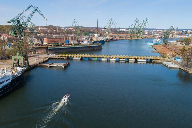 Cruises on the Motlawa River - The Waterfront Circuit: What You See and Why It Matters