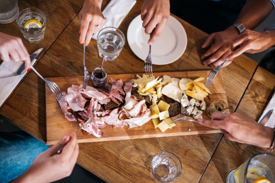 Gdansk: 4-Hour Polish Food Tour - Meeting Point by Gdańsk Główny: Easy to Find, Easy to Start Eating