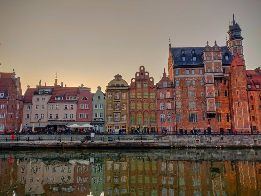 Gdańsk City Sights & History Guided Walking Tour in English - A 150-minute timeline you can actually follow
