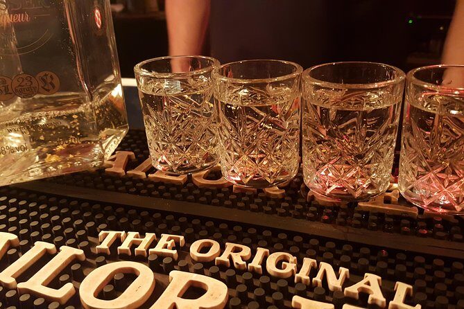 Gdansk EVERYDAY Vodka Tasting Tour - The 23-carat gold vodka twist: the visual factor