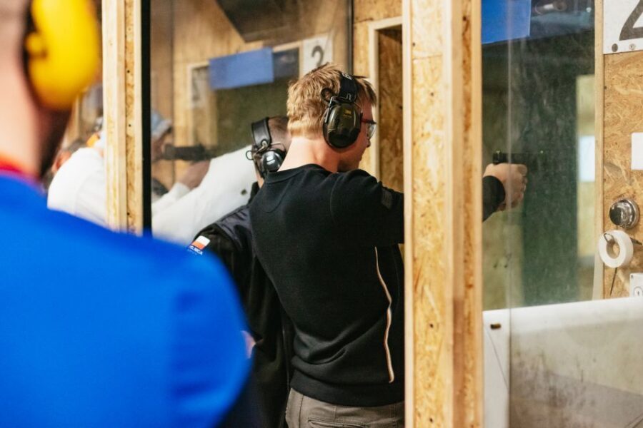 Gdańsk: Extreme Gun Shooting Experience with Transfers - Inside the Shooting Lane: What You’re Doing Minute by Minute