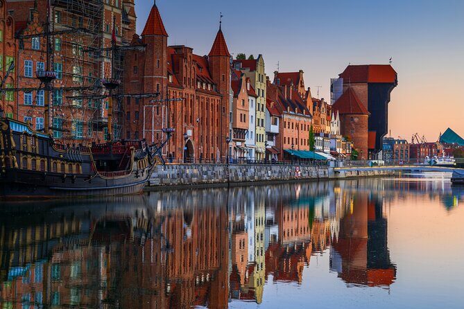 Gdansk Food and Sightseeing Tour with Bart - Old Town Sights Between Tastings: From Wyżynna to the Green Gate
