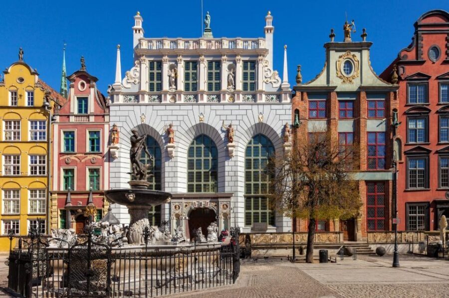 Gdansk: Jewish Heritage Guided Private Walking Tour - New Synagogue in Wrzeszcz: The Sole Remaining Synagogue