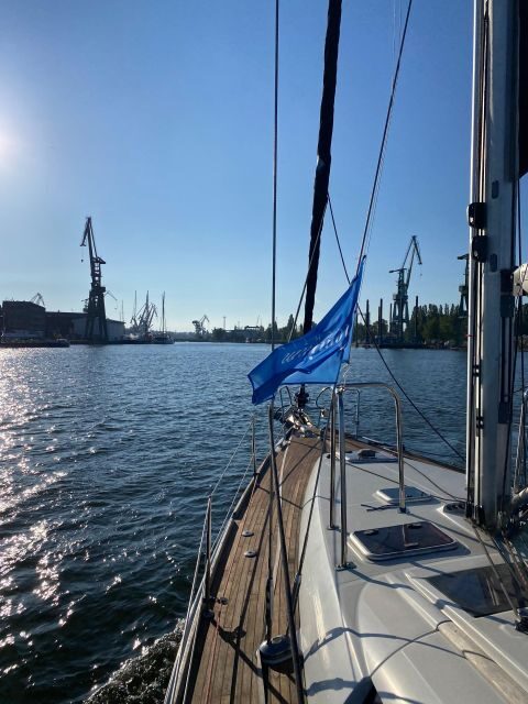 Gdańsk: Motlawa and Port yacht cruise with Welcome Drink - Key points at a glance