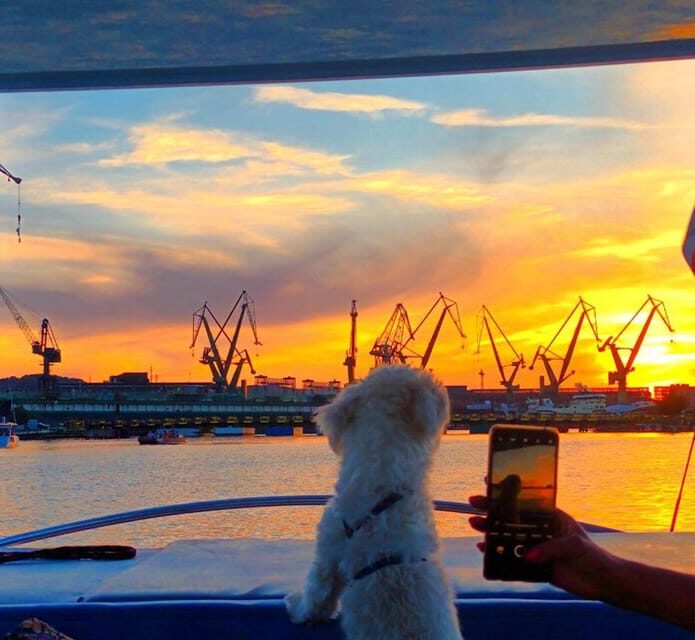 Gdańsk: Motława River Eco Cruise at Sunset with Prosecco - Prosecco, music, and the small-group vibe