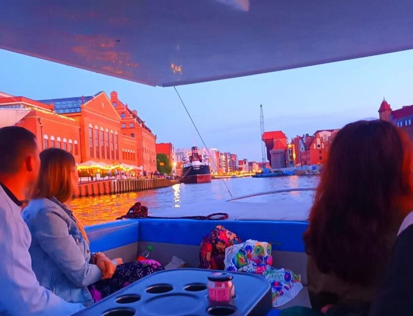 Gdańsk: Motława River Eco Cruise at Sunset with Prosecco - Weather and sunset: what happens when the sky doesn’t cooperate