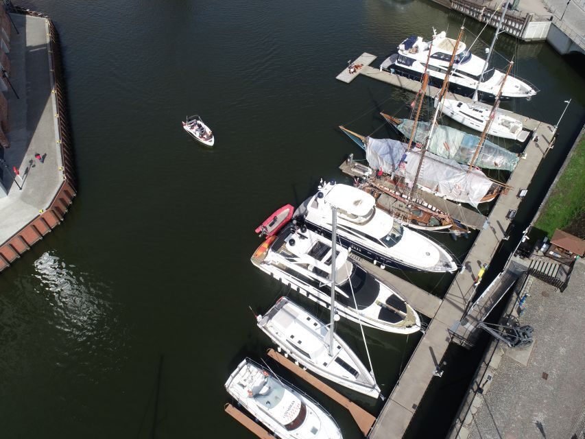 Gdańsk: Motlawa River Yacht Cruise - Teutonic Castle walls and the Long Seacoast water gates