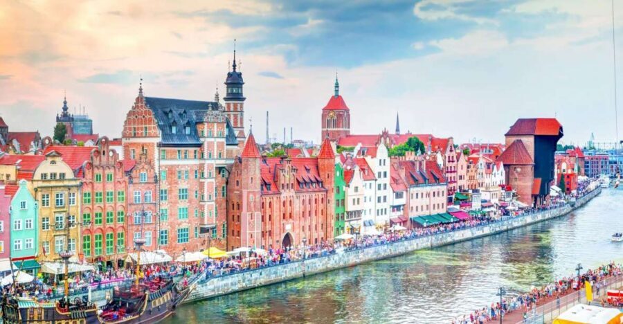 Gdansk Old Town 2-Hour Walking Tour - Starting at Wały Jagiellońskie and Brama Wyżynna: Get Oriented Before the Main Sights