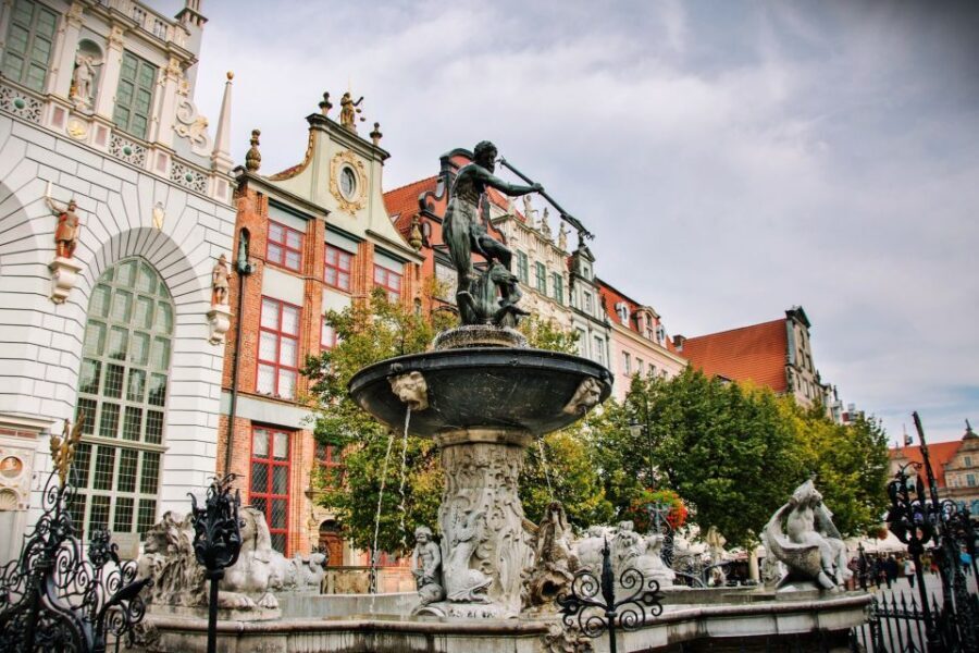 Gdansk Old Town Half-Day Private Walking Tour - Old Crane and the Motława River: the ship-and-crane engineering story