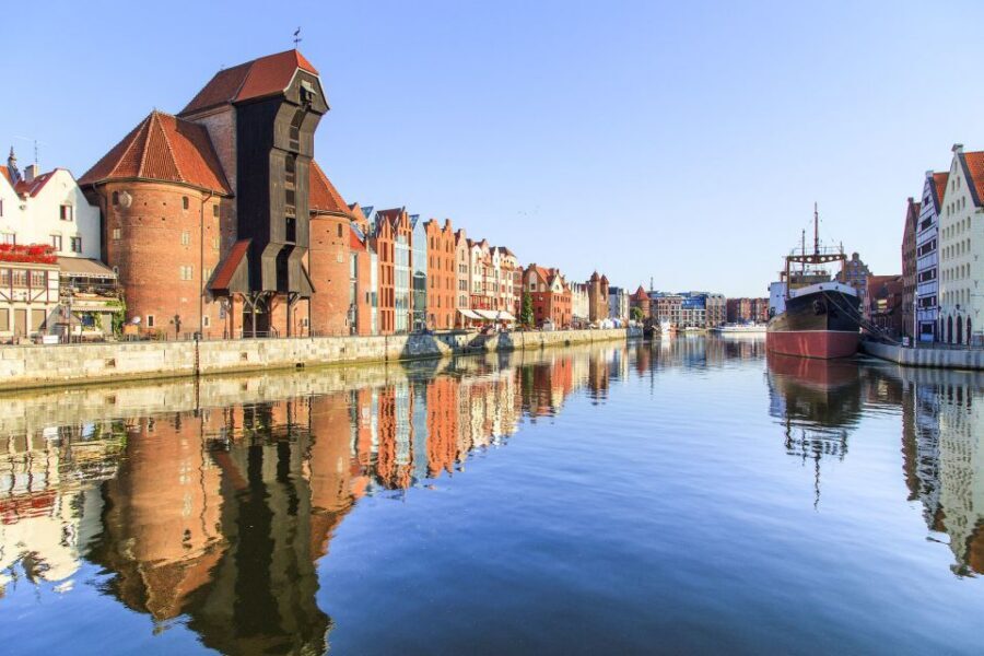 Gdańsk: Old Town Private Walking Tour with Legends and Facts - St. Bridget’s Church and the Amber Altar on the 4-Hour Option