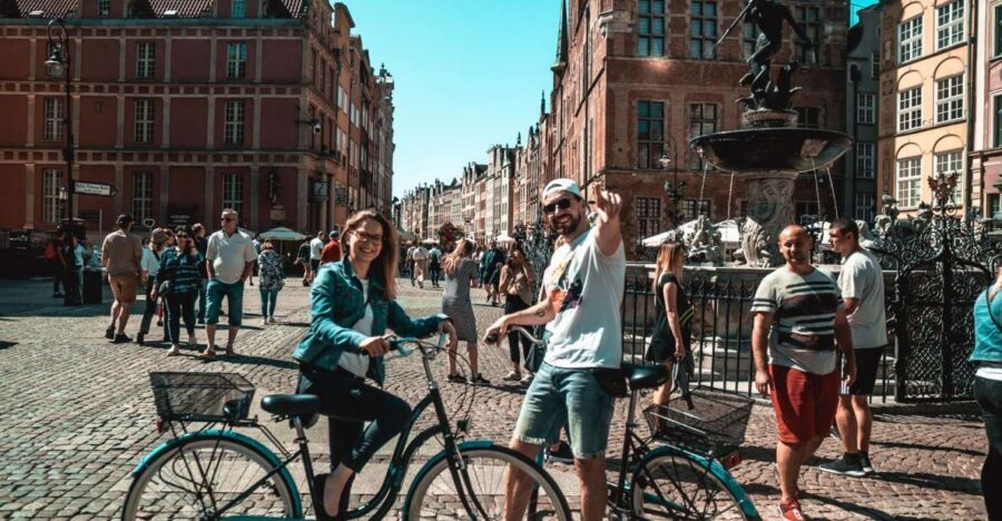 Gdansk Private Bike Tour - Łąkowa and Nabrzeże Motławy: Canals, Greenery, and Pretty Practical City Life