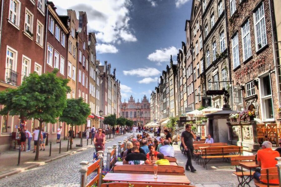 Gdansk: Private Old Town Tour - Longshore Street and Stary Żuraw Portowy: Gdansk’s Waterfront Pulse