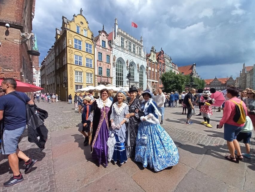 Gdansk: Private Top City Tour by Electric Cart & Live Guided - The Old Town sweep: Neptune’s Fountain, Artus Court, and the gates