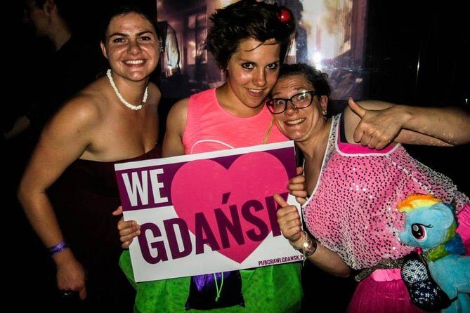 Gdansk: Pub Crawl with Free Drinks - Neptune’s Fountain: the easy start that sets the tone