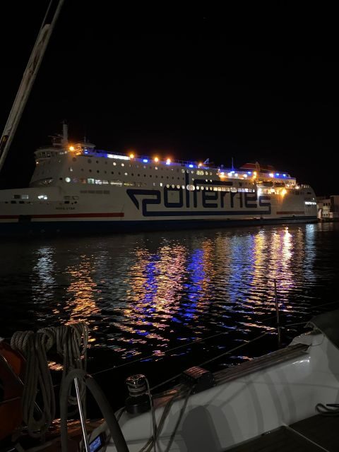Gdansk: Scenic Evening Yacht Cruise with Welcome Drink - Skipper and Commentary: Friendly Hosting, Plus One Sound Reality