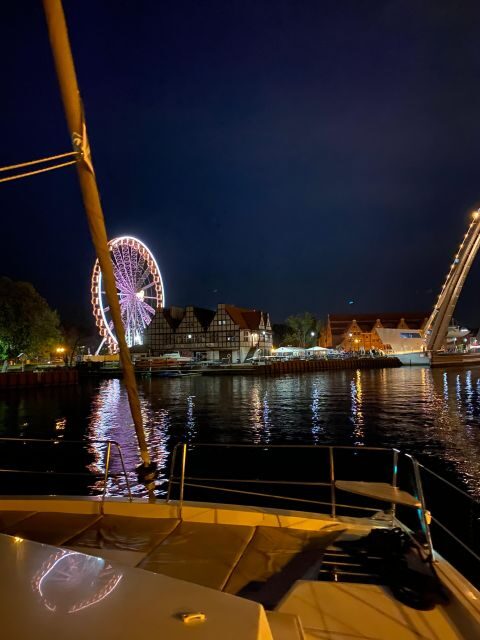 Gdansk: Scenic Evening Yacht Cruise with Welcome Drink - Comfort Gear: Two Decks, Blankets, and a Toilet