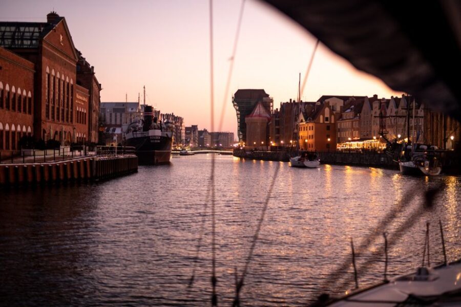 Gdańsk: Scenic Sunset Cruise with Welcome Drink - Comfort, Motion, and the Small Things That Make a Difference
