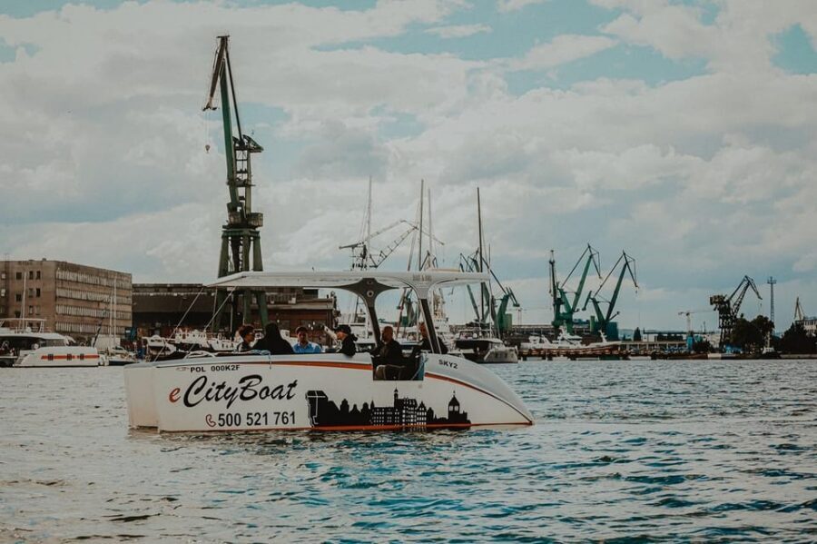 Gdańsk: Sightseeing EcoCruise around the Old Town of Gdansk - Green Gate and the Red-Brick Crane Photos You Came For
