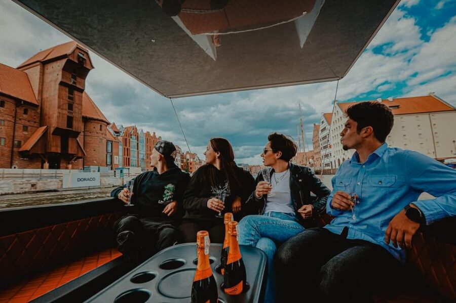 Gdańsk: Sightseeing EcoCruise around the Old Town of Gdansk - Granary Island: Trade in a Few Minutes