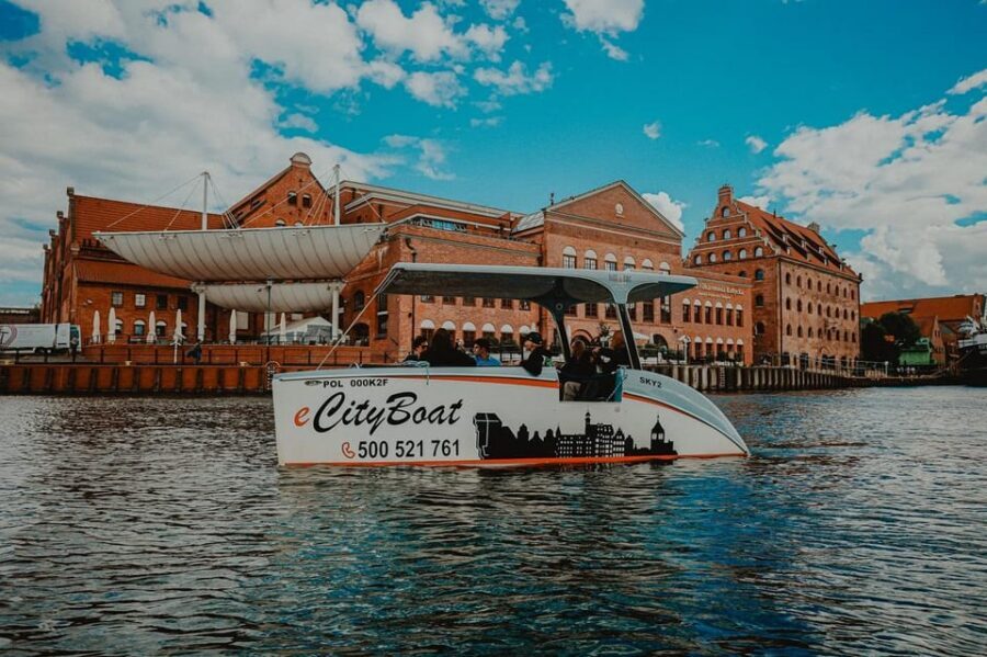 Gdańsk: Sightseeing EcoCruise around the Old Town of Gdansk - Sołdek Museum and the City’s Storytelling Style