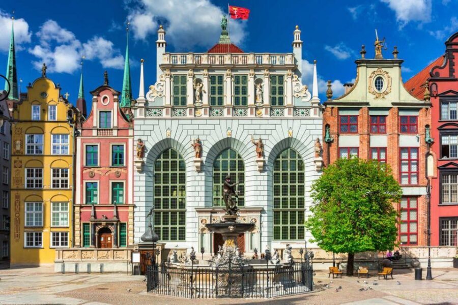 Gdansk: Small Group Walking Tour - Starting at Neptune’s Statue on Dlugi Targ Street