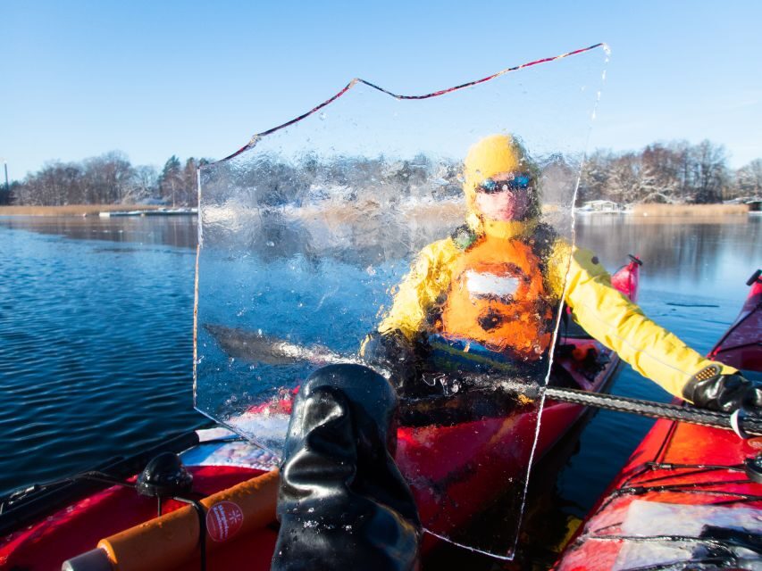 Gdansk: Winter Kayaking Tour - The Motława to the shipyard: cranes, churches, and color blocks