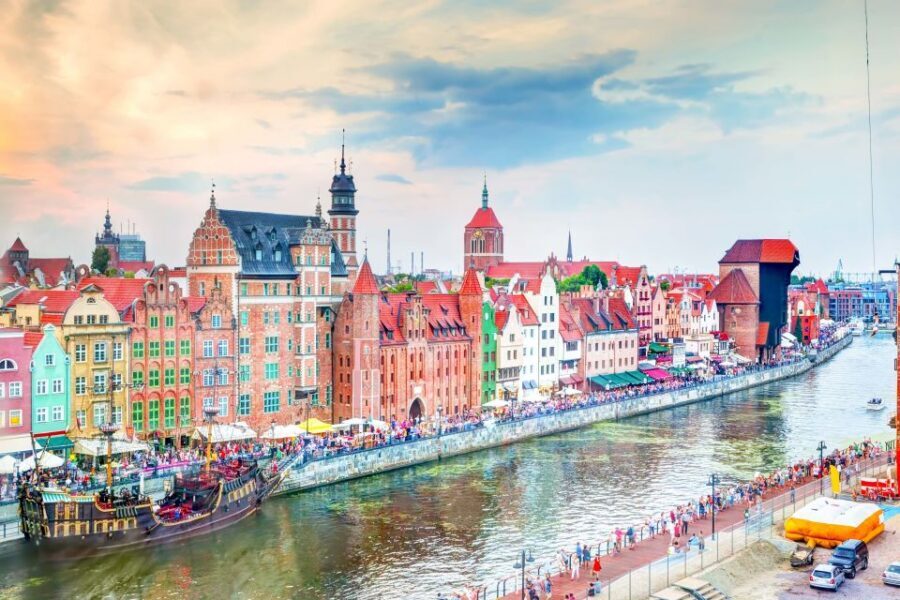 Highlights of Gdańsk, Gdynia and Sopot 1-day Private Tour - Meeting point, car ride, and why a licensed guide changes everything