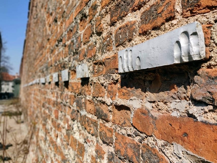 Historic City Center Tour Gdansk in German - St. Mary’s Church: the brick giant you’ll want to look up