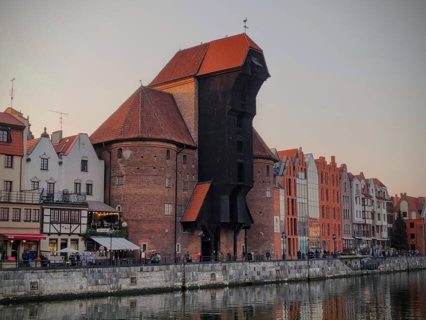 Historic City Center Tour Gdansk in German - Price and value: what $26 buys for 150 minutes