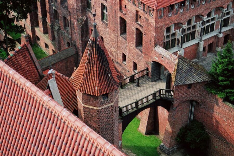Malbork Castle Half Day Private Tour - Arriving at Malbork: The Fast Start That Saves Your Energy