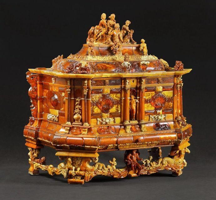 Malbork Castle Half Day Private Tour - Amber Museum Inside the Castle: Jewelry as a Travel Treat