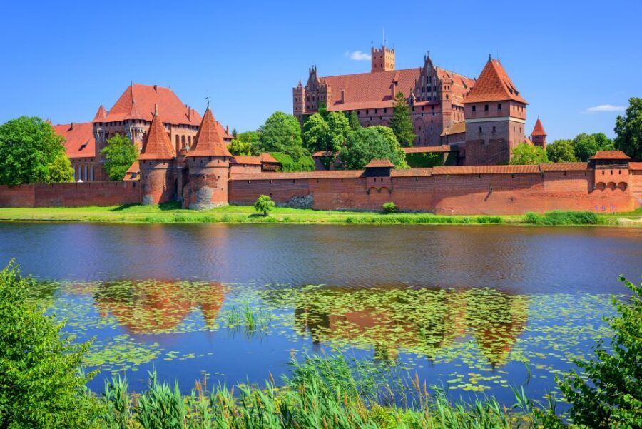 Malbork Castle Tour: 6-Hour Private Tour - Malbork Castle: A Teutonic Fortress Built With Bricks and Purpose