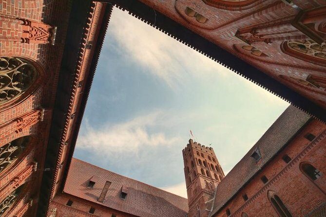 Malbork Castle Tour from Gdansk - Driver + guide: the combo that makes the day feel smooth