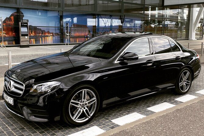 Private Transfer Gdansk City Center to Gdansk Airport (GDN) - The Airport Run: Calm Driving, English Support, and a Plan