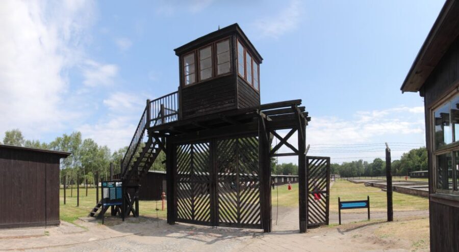 Private transportation to the Stutthof Concentration Camp 4h - Private door-to-door transport: the value you feel immediately