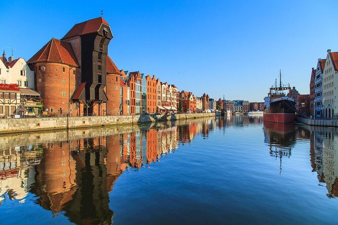 Private Walking Tour of Gdansk Old Town - The start at Highland Gate: a smart way to orient yourself