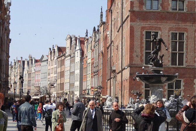 Private Walking Tour of Old Gdańsk with an architect-guide - St. Mary’s Church and the noon clock moment