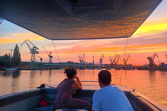 Sightseeing Cruise around the Old Town of Gdansk - Sołdek Ship, Fish Market, and Brabank: From Cargo to City Life