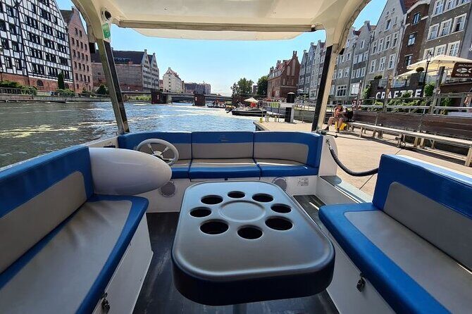 Sightseeing Cruise around the Old Town of Gdansk - Getting On Board: Meeting Point, Time, and What the Ride Feels Like