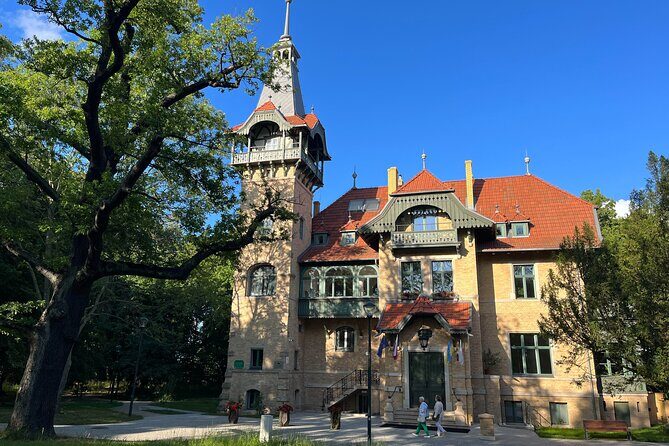 Sopot Private City Walking or Bike Tour with a local architect - Jan Jerzy Haffner Monument: The Town’s Godfather and the Beach-Park Life
