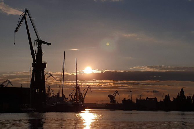 Sunset on the Shipyard and Old Town Evening Cruise - Stop 1: the former Imperial Shipyard and the crane photo angles