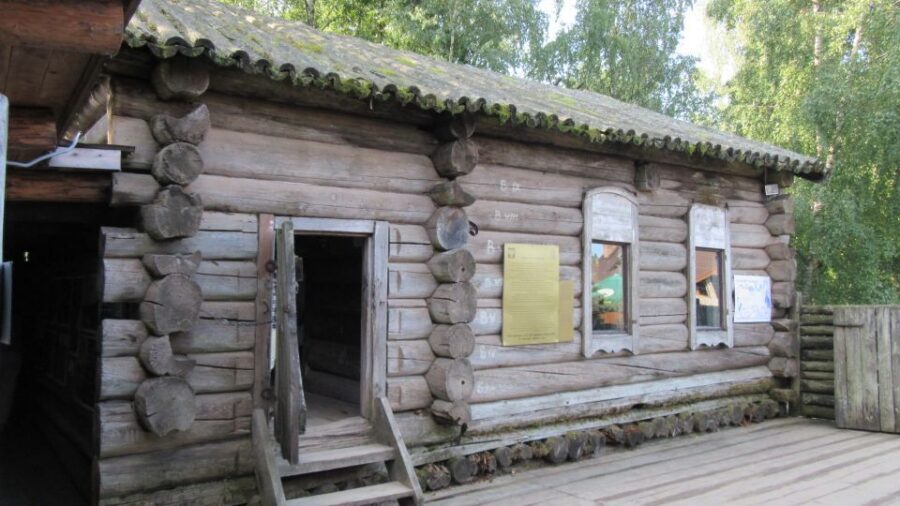 Szymbark: Kashubian Switzerland 5-Hour Private Tour - Sybirak’s House and Gryf Pomorski’s Bunker: When Sound Effects Make It Real
